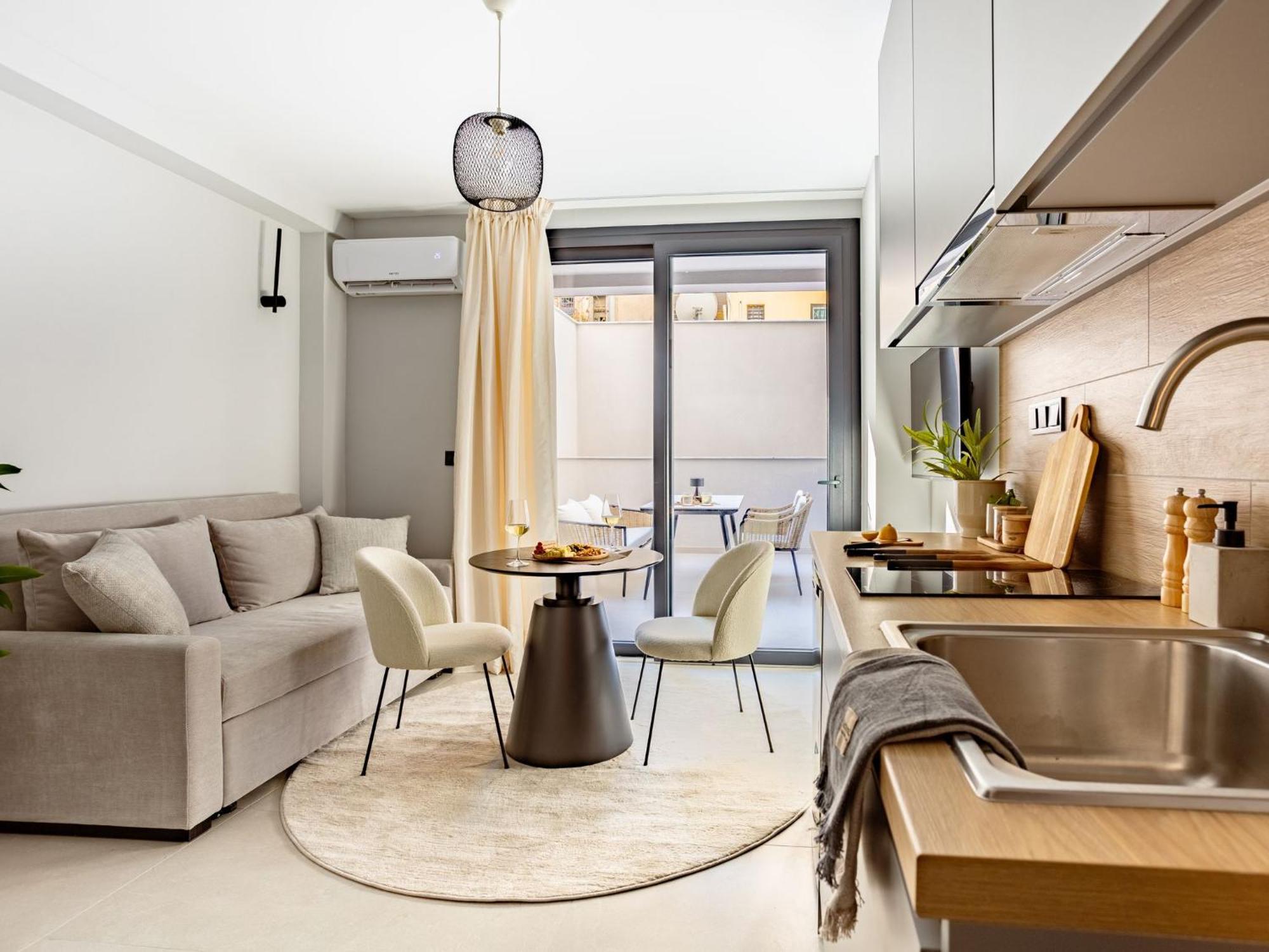Sanders Tower Centre Apartment